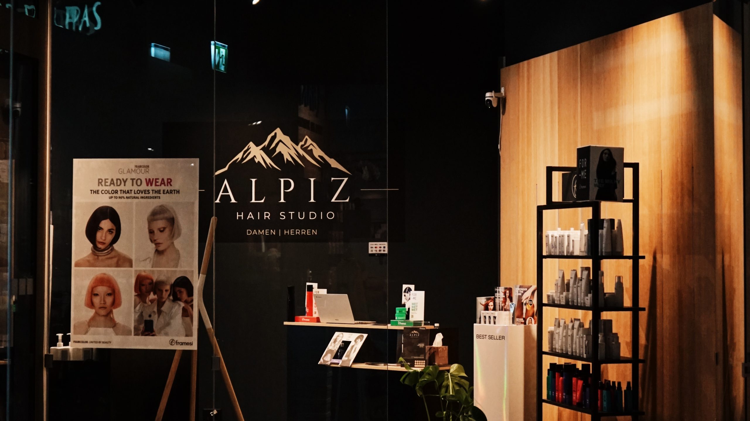 Alpiz Hair Studio